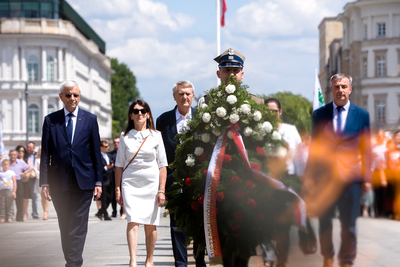 Złożenie wieńców przy Grobie Nieznanego Żołnierza – 27 czerwca 2021. Fot. Sławek Kasper (IPN)