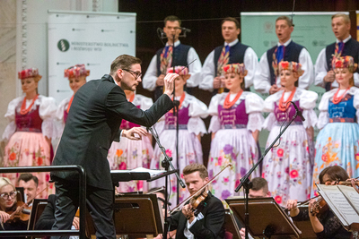 Koncert Zespołu Pieśni i Tańca Śląsk. 40. rocznicy powstania „Solidarności” rolniczej – uroczysta konferencja rocznicowa w Filharmonii Narodowej – 27 czerwca 2021. Fot. Sławek Kasper (IPN)
