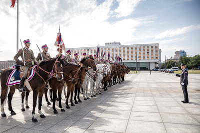 Uroczystość przekazania obowiązków przez gen. dyw. Roberta Głąba nowemu Dowódcy Garnizonu Warszawa – 30 czerwca 2021. Fot. Sławek Kasper (IPN)