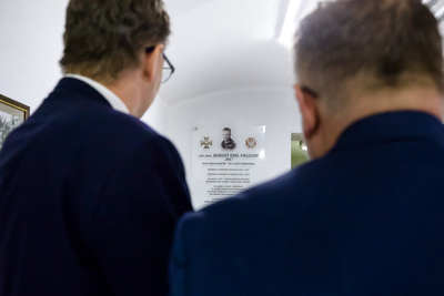Tablica upamiętniająca gen. Augusta Emila Fieldorfa „Nila” w dawnym areszcie śledczym przy ul. Rakowieckiej w Warszawie. Fot. Sławek Kasper (IPN)