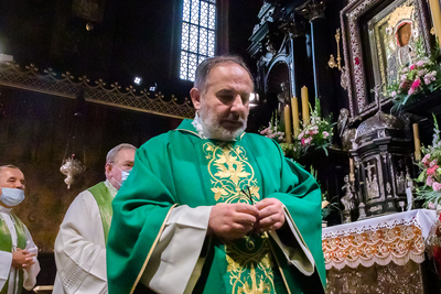 Ks. Tadeusz Isakowicz-Zaleski podczas mszy świętej w Kaplicy NMP na Jasnej Górze w trakcie XXVII Światowego Zjazdu i Pielgrzymki Kresowian w Częstochowie. Fot. Sławek Kasper (IPN)