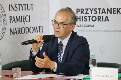 Dr Maciej Korkuć (IPN/AI) podczas konferencji naukowej „Czas okupacji i zniewolenia. Żydzi i Polacy w obliczu totalitaryzmów 1939–1956” – Warszawa, 6 lipca 2021. Fot. Aleksandra Wierzchowska (IPN)