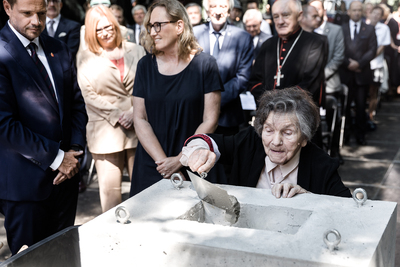 Wmurowanie kamienia węgielnego pod budowę Izby Pamięci przy Cmentarzu Powstańców Warszawy na Woli  – 29 lipca 2021. Fot. Sławek Kasper (IPN)