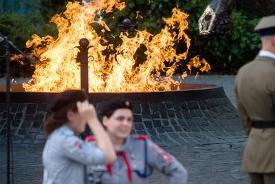 Uroczystości przy pomniku Powstania Warszawskiego na pl. Krasińskich – 31 lipca 2021. Fot. Sławek Kasper (IPN)