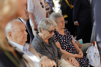 Uroczystość pod tablicą upamiętniającą podpisanie przez płk. Antoniego Chruściela „Montera” rozkazu rozpoczęcia Powstania Warszawskiego – 1 sierpnia 2021. Fot. Piotr Życieński (IPN)