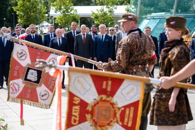 Uroczystość „Energetycy w Powstaniu” na skwerze Tadeusza Kahla – 1 sierpnia 2021. Fot Sławek Kasper (IPN)