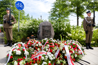 Uroczystość „Energetycy w Powstaniu” na skwerze Tadeusza Kahla – 1 sierpnia 2021. Fot Sławek Kasper (IPN)