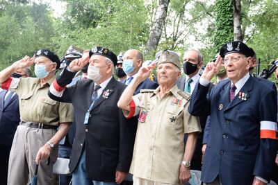 Uroczystości pod pomnikiem Gloria Victis na Powązkach – 1 sierpnia 2021. Fot. Mateusz Glinka-Rostkowski (UdSKiOR)