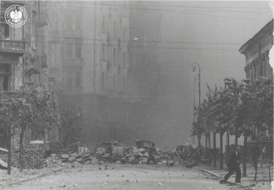 Zniszczenia zabudowy w czasie Powstania Warszawskiego (AIPN)