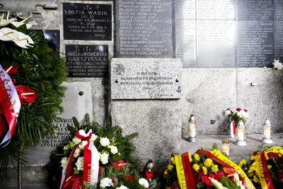 Odsłonięcie tablicy poświęconej Najmłodszym Bohaterom Powstania Warszawskiego – fot. MN/BUWiM