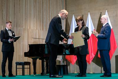 Nagrodę im. Janusza Kurtyki odbiera prof. Andrzej Nowak – Sulejówek, 28 sierpnia 2021. Fot. Sławek Kasper (IPN)