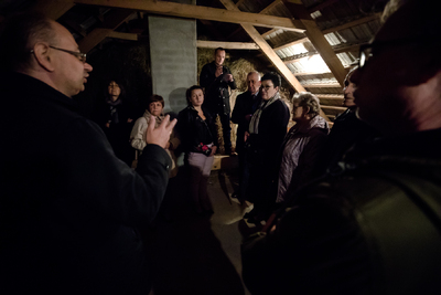 We wnętrzu chaty Szylarów w Markowej koło Łańcuta – 1 września 2021. Fot. Sławek Kasper (IPN)