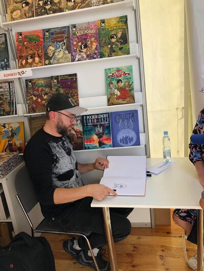 Hubert Ronek. Warszawskie Targi Książki – 9–12 września 2021. Fot. IPN