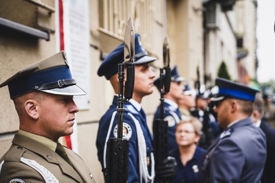 fot. uroczystość odsłonięcia tablicy pamiątkowej poświęconej pamięci Władysława Sebyły – Warszawa,  MN/BUWiM