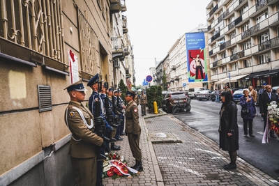 fot. uroczystość odsłonięcia tablicy pamiątkowej poświęconej pamięci Władysława Sebyły – Warszawa,  MN/BUWiM
