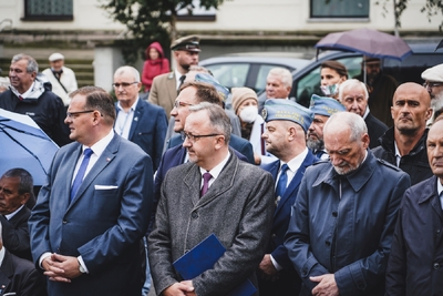 Odsłonięci tablicy upamiętniającej Stefana Melaka – fot. MN/BUWiM