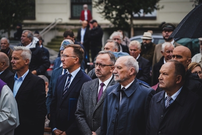 Odsłonięci tablicy upamiętniającej Stefana Melaka – fot. MN/BUWiM