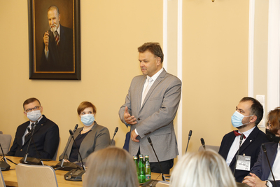 Adam Hlebowicz, dyrektor Biura Edukacji Narodowej IPN. Finał VI edycji Turnieju Debat Historycznych – 20 września 2021. Fot. Piotr Życieński (IPN)