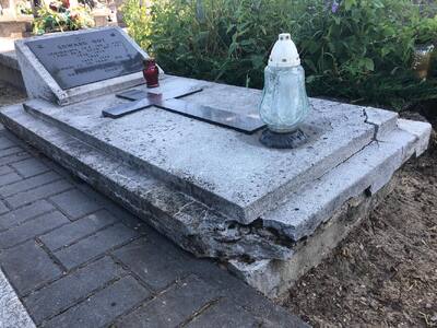 Grób przed remontem