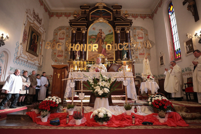 Uroczystości upamiętniające żołnierzy Narodowego Zjednoczenia Wojskowego z ostatniego patrolu „Roja” – Pawłowo Kościelne, 16 października 2021. Fot. Mikołaj Bujak (IPN) Uroczystości upamiętniające żołnierzy Narodowego Zjednoczenia Wojskowego z ostatniego patrolu „Roja” – Pawłowo Kościelne, 16 października 2021. Fot. Mikołaj Bujak (IPN)