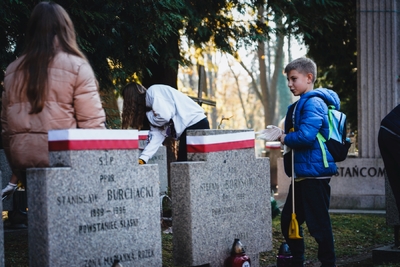 „Zapal znicz na grobie Weterana” –  Cmentarz Wojskowy na Powązkach, fot. MN/BUWiM
