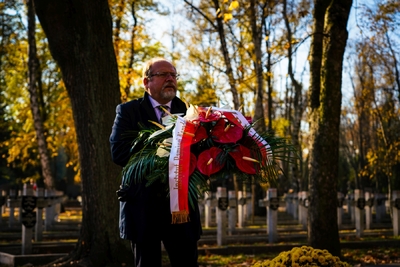 "Zapal znicz na grobie Weterana” –  Cmentarz Wojskowy na Powązkach, fot. MN/BUWiM