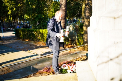 Zapal znicz na grobie Weterana” –  Cmentarz Wojskowy na Powązkach, fot. MN/BUWiM