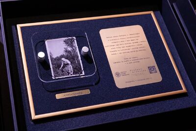 Zdjęcie należące do Henryka Kowalczyka, przekazane rodzinie podczas uroczystości w Białymstoku – 4 listopada 2021. Fot. Mikołaj Bujak (IPN)