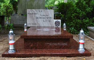 Wyremontowany grób płk. prof. Tadeusza Sokołowskiego znajdujący się na Cmentarzu Centralnym w Szczecinie