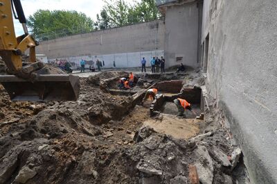Prace poszukiwawcze na terenie Aresztu Śledczego przy ul. Rakowieckiej w Warszawie