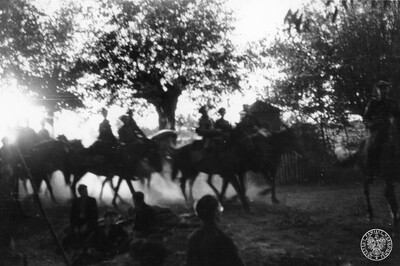 Zgrupowanie Armii Krajowej „Kampinos”, wrzesień 1944. Konny oddział ułanów por. Adolfa Pilcha „Góra”, „Dolina”. Fot. z zasobu IPN (dar prywatny Anny Kacprzyk)