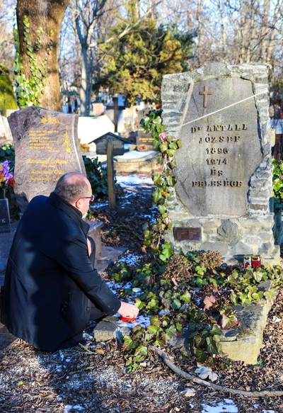 Grób Józsefa Antalla