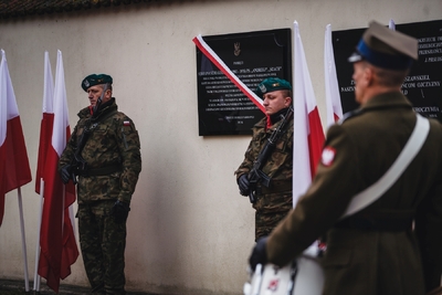 Uroczystość odsłonięcia tablicy upamiętniającej Stefana Szmakfefera – fot. MN/BUWiM