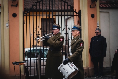 Uroczystość odsłonięcia tablicy upamiętniającej Stefana Szmakfefera – fot. MN/BUWiM