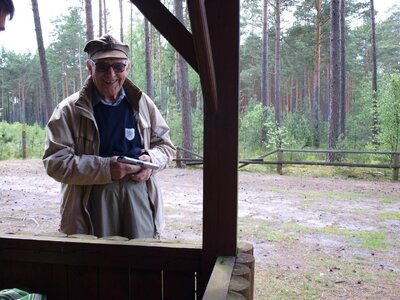 Józef Bandzo „Jastrząb” podczas corocznego Rajdu szlakiem żołnierzy mjr. „Łupaszki” na Pomorzu Gdańskim. Foto: Marta Chmielińska.
