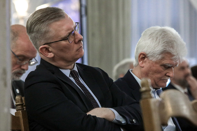 Dr hab. Sławomir Cenckiewicz (L) podczas konferencji poświęconej Józefowi Mackiewiczowi – Warszawa, 31 marca 2022. Fot. Sławek Kasper (IPN)