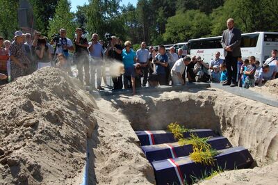 Ostrówki, cmentarz, uroczystości pogrzebowe (2015)