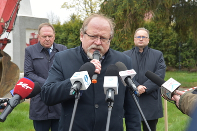 4. Dyrektor BUWiM IPN Adam Siwek w Garncarsku. Fot. IPN