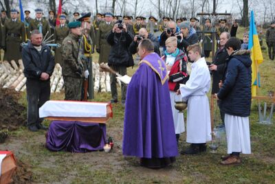 Pogrzeb poległych w 1939 r. polskich żołnierzy w Mościskach na Ukrainie