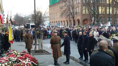 Uroczystości przy ul. Rakowieckiej – 1 marca 2017 (fot. Marcin Jurkiewicz/IPN)