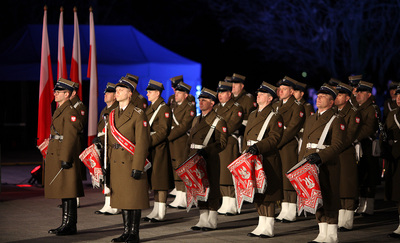Uroczystości przed Grobem Nieznanego Żołnierza – 1 marca 2017 (fot. Marcin Jurkiewicz/IPN)