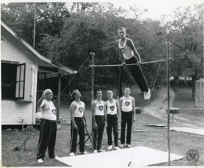 Kurs gimnastyczny Okręgu IV w 1968 r. (fot. z zasobu IPN)