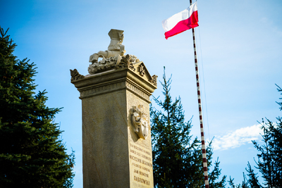 Pomnik upamiętniający gen. Jana Henryka Dąbrowskiego – po remoncie