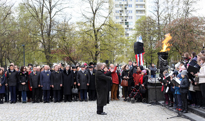 Uroczystości w 74. rocznicę powstania w getcie (fot. Marcin Jurkiewicz / IPN)