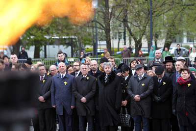 Uroczystości w 74. rocznicę powstania w getcie (fot. Marcin Jurkiewicz / IPN)