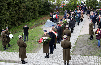 Uroczystości w 74. rocznicę powstania w getcie (fot. Marcin Jurkiewicz / IPN)