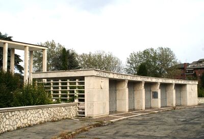 Brama wejściowa na polski cmentarz wojenny w Bolonii. Fot. Adam Siwek 2012