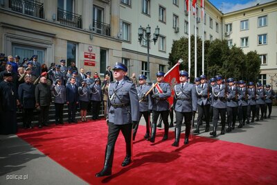 Uroczystość zakończyła defilada pododdziału Policji