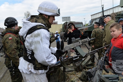 Ekspozycja sprzętu i uzbrojenia 21. BSPodh. cieszyła się ogromną opularnością