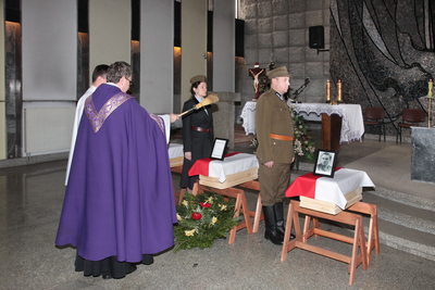 Cmentarz Północny w Warszawie, fot. Piotr Życieński (IPN)